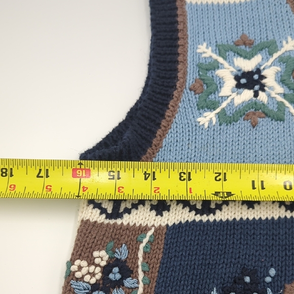 Vintage Christopher & Banks Knit Vest Women's Small Hand Embroidered Buttons - Picture 11 of 11